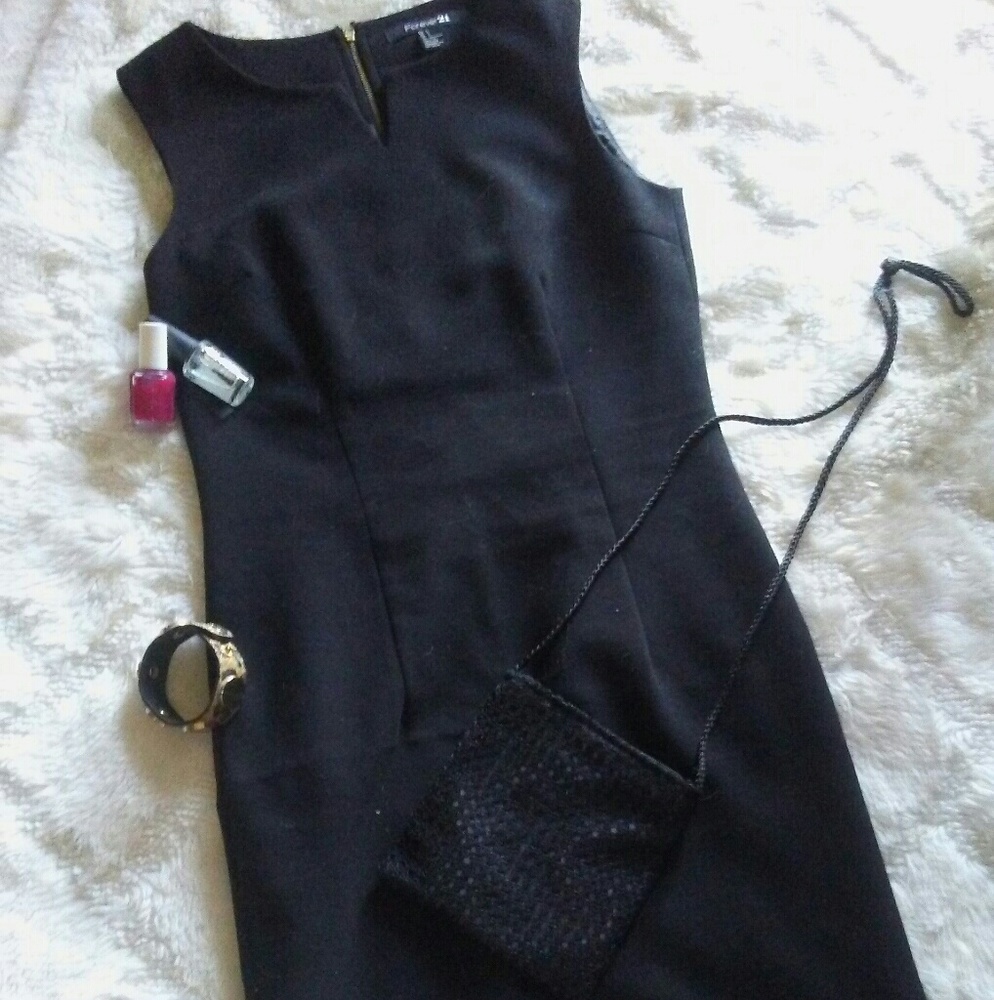 *CUTE* Forever 21 Black Mini Dress! 👗
